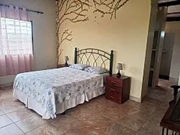 Puerto Cayo: Se Vende Casa Cerca del Mar en Puerto Cayo