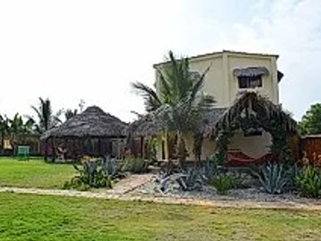 Puerto Cayo: Se Vende Casa Cerca del Mar en Puerto Cayo