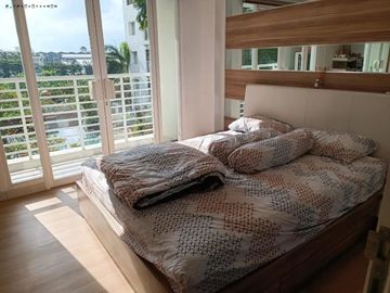 Apt Cosmopolis tipe 1BR full furnished Lantai 3, view pool