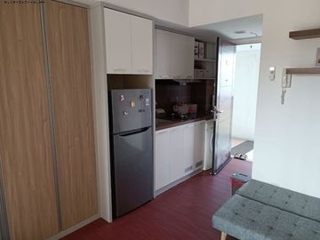 Apt Cosmopolis tipe 1BR full furnished Lantai 3, view pool