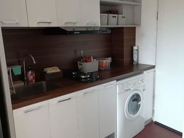 Apt Cosmopolis tipe 1BR full furnished Lantai 3, view pool