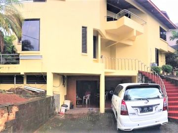 Dijual Rumah Siap Huni With Private Pool di Simprug Jakarta Selatan by Sava Properti HSE-A0753