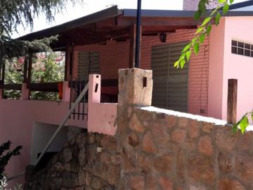 Casa en Estancia Vieja,solo tenes que comprarla y disfrutar de un lugar paradisíaco u$$100000