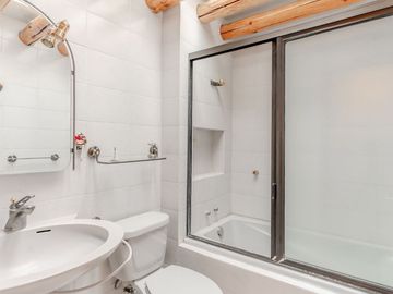Casa en Venta en FRACCIONAMIENTO VILLA CHARRA DEL PEDREGAL