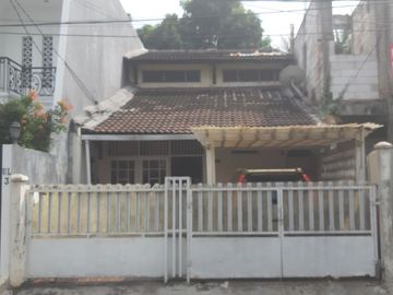 DIJUAL CEPAT RUMAH TUA HARGA SETARA NJOP JL. PINANG KUNINGAN KEBAYORAN BARU JAKARTA SELATAN