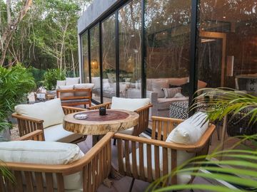 Penthouse eco amigable, alberca con multiples areas comunes en exterior