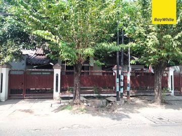 Disewakan Rumah Cocok Untuk Usaha Cafe di Jl Ketintang Madya, Surabaya