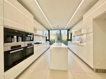 Departamento en venta de 3 dorm. en Las Condes