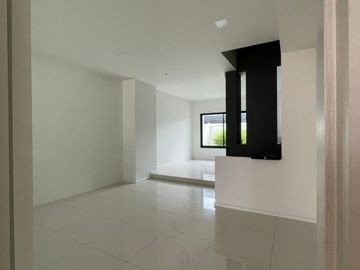 3 Bedroom Townhouse for sale at Malada Maz