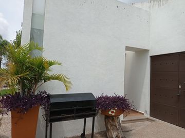 VENDO PALAPA CON PEQUEÑA CASA EN FRACCIONAMIENTO LA HUARACHA LEON UNA HECTAREA