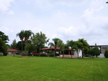 VENDO PALAPA CON PEQUEÑA CASA EN FRACCIONAMIENTO LA HUARACHA LEON UNA HECTAREA