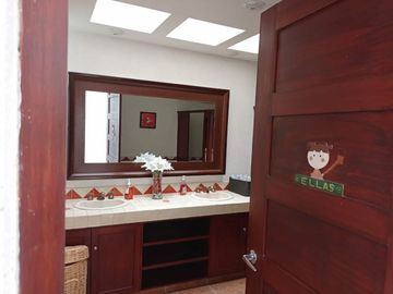 VENDO PALAPA CON PEQUEÑA CASA EN FRACCIONAMIENTO LA HUARACHA LEON UNA HECTAREA