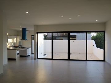 Casa en venta  y Renta  Paseo Country  (Zona Country Club)