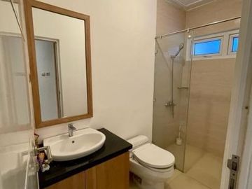 Rumah Bagus 2Lt, Semi Furn, Strategis di Pemuda, Rawamangun