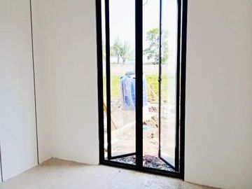 JUAL RUMAH CANTIK AKSES GAMPANG KOLAM RENANG