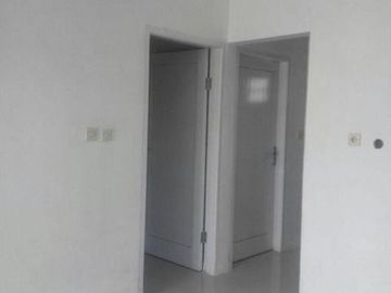 hanya 100 meter ke jalan raya rancaekek