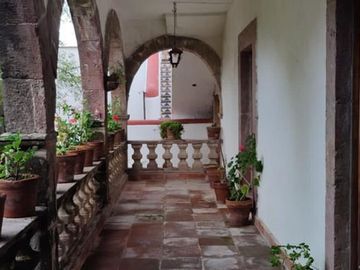 HACIENDA PRECIOSA Y SEÑORIAL en excelentes condiciones.