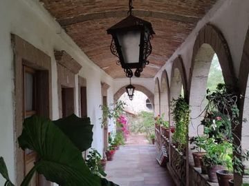 HACIENDA PRECIOSA Y SEÑORIAL en excelentes condiciones.