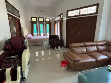 Rumah Mewah Semi Furnished 2 Lantai Di Taman Holis Indah Bandung