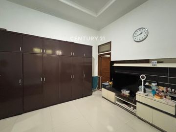 Rumah Mewah Semi Furnished 2 Lantai Di Taman Holis Indah Bandung