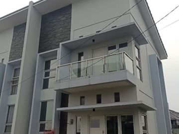 1 Unit Terakhir Rumah Siap Huni 2LT dkt Jalan Raya Ciwastra Buah Batu