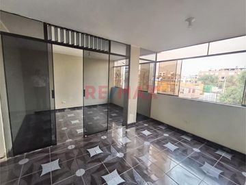 ¡Exclusivo Chalet De 4 Pisos Por Tottus Tusilagos En San Juan De Lurigancho!