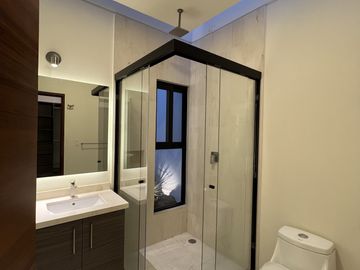 Casa Nueva e Inteligente con Alberca y 4 Rec. - Jardines de Delicias, Cuernavaca