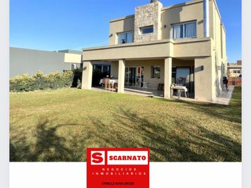 Venta, moderna casa en el Barrio de los Talas - Canning