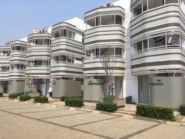 Anarta House View Danau Cantik di Vanya Park BSD City