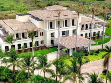 La Isla Residences