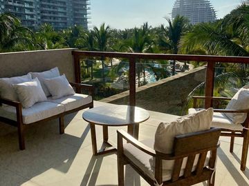 La Isla Residences