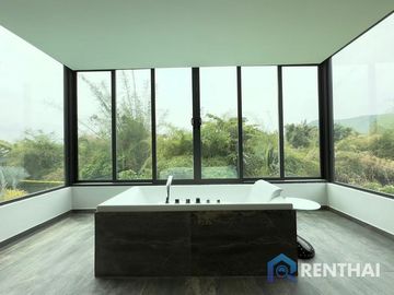 Luxury Pool Villa in Bangsare  Pattaya
