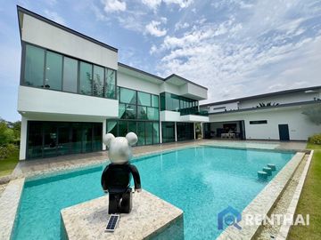 Luxury Pool Villa in Bangsare  Pattaya