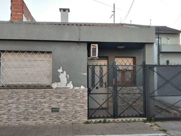 Casa en venta en Quilmes Centro