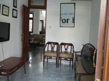 Rumah kondisi bagus di Kemanggisan, Jakarta Barat