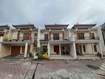 RUMAH CANTIK 2 LANTAI SIAP HUNI DI JOGJA KOTA