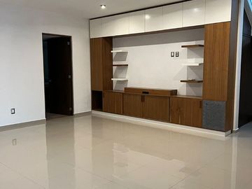 Casa en venta en Cumbres del Lago