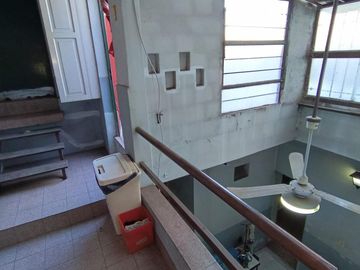 Exc L/pio 8.66x 10.56 Esquina Y Local San Nicolas 1500 Villa Del Parque