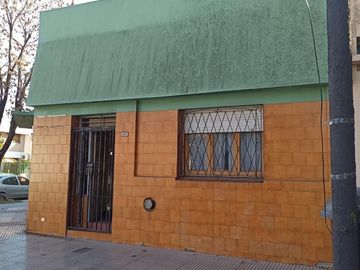Exc L/pio 8.66x 10.56 Esquina Y Local San Nicolas 1500 Villa Del Parque