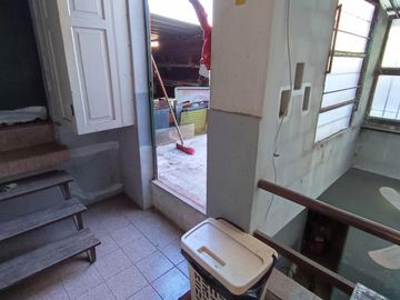 Exc L/pio 8.66x 10.56 Esquina Y Local San Nicolas 1500 Villa Del Parque