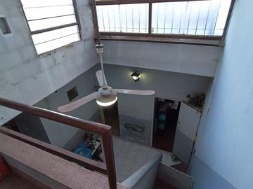 Exc L/pio 8.66x 10.56 Esquina Y Local San Nicolas 1500 Villa Del Parque