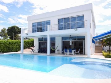 casa en venta en condominio campestre el peñon. Cod V6112
