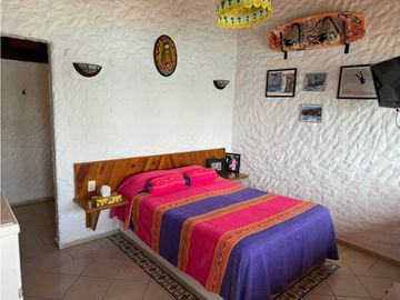 CASA EN VENTA A ORILLA DEL LAGO 