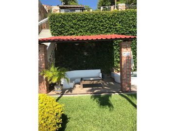CASA EN VENTA A ORILLA DEL LAGO 