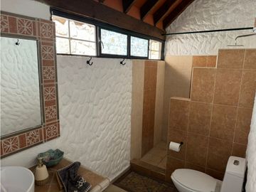 CASA EN VENTA A ORILLA DEL LAGO 