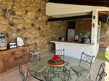 CASA EN VENTA A ORILLA DEL LAGO 