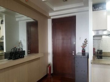 Fully Furnished 1 BR Condo for Sale in IT Park, Cebu City with balcony