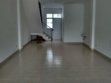 Ruko 2 lantai pinggir jalan cinere siap pakai