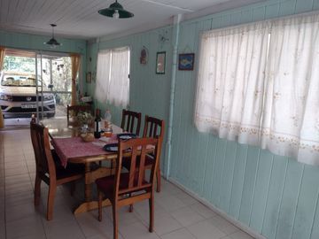 LATORRE PROP. VENDE CASA DE 4 AMB EN BARRIO LAS MARGARITAS