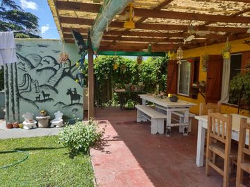 LATORRE PROP. VENDE CASA DE 4 AMB EN BARRIO LAS MARGARITAS